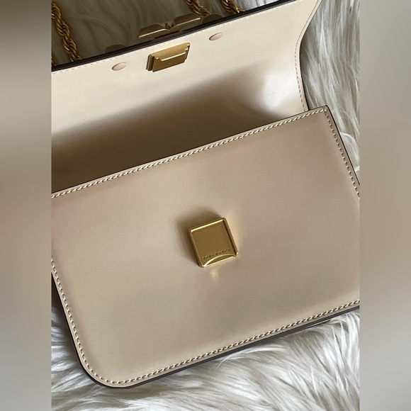 73589 - Tory Burch Eleanor Small Convertible Shoulder Bag - Picture 9 of 15